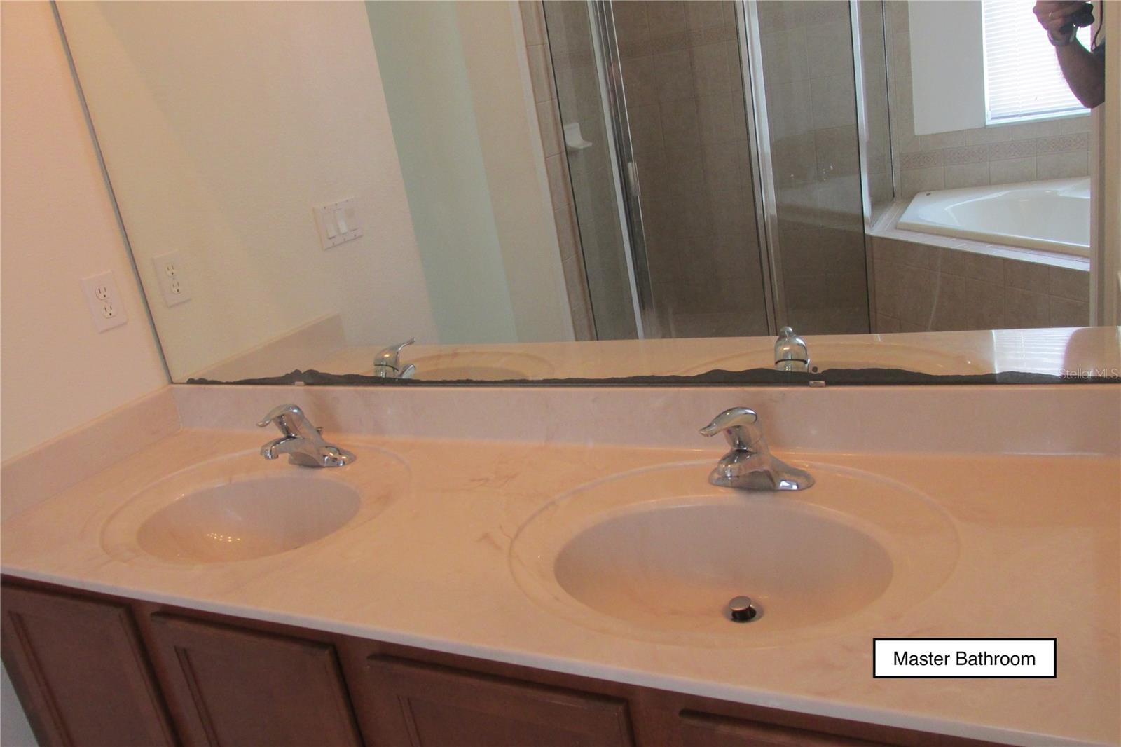 Image 9 of 18 For 3838 Golden Knot Drive