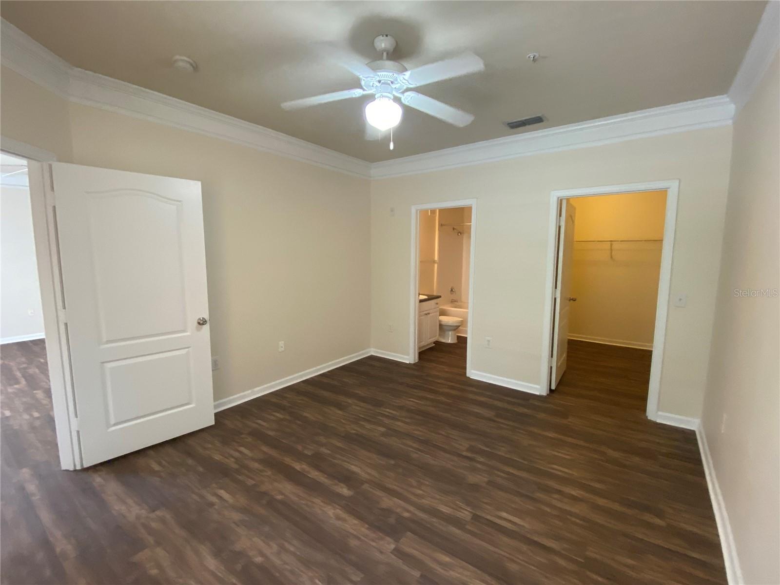 Image 10 of 23 For 8818 Villa View Circle 308