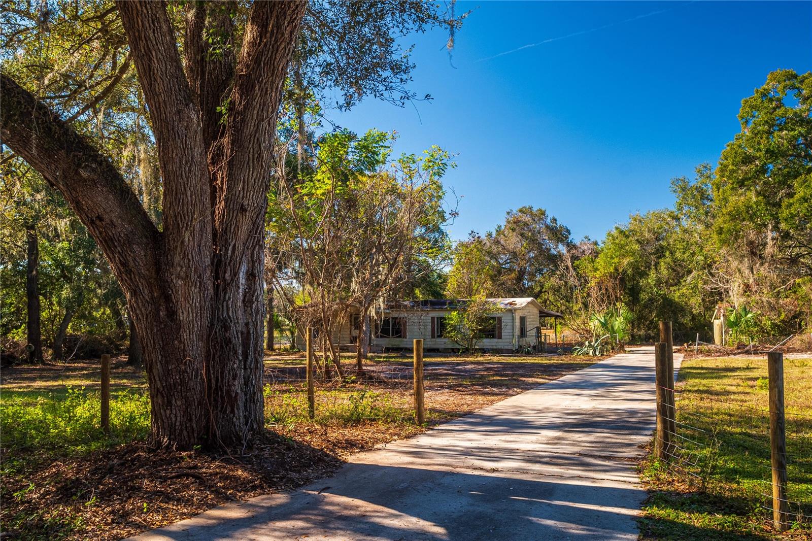 Image 8 of 23 For 8384 180th Avenue Road