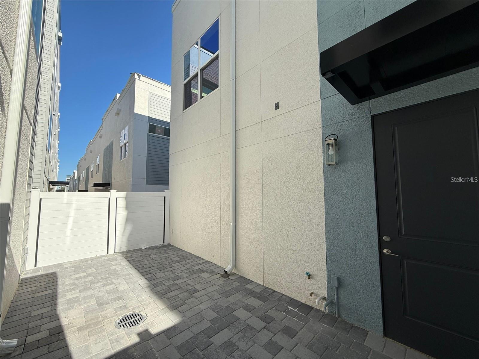 Image 16 of 23 For 869 City Walk Lane
