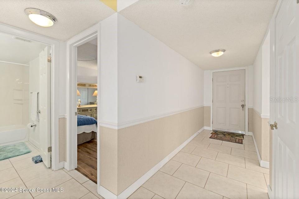 Image 10 of 38 For 7520 Ridgewood Avenue 205