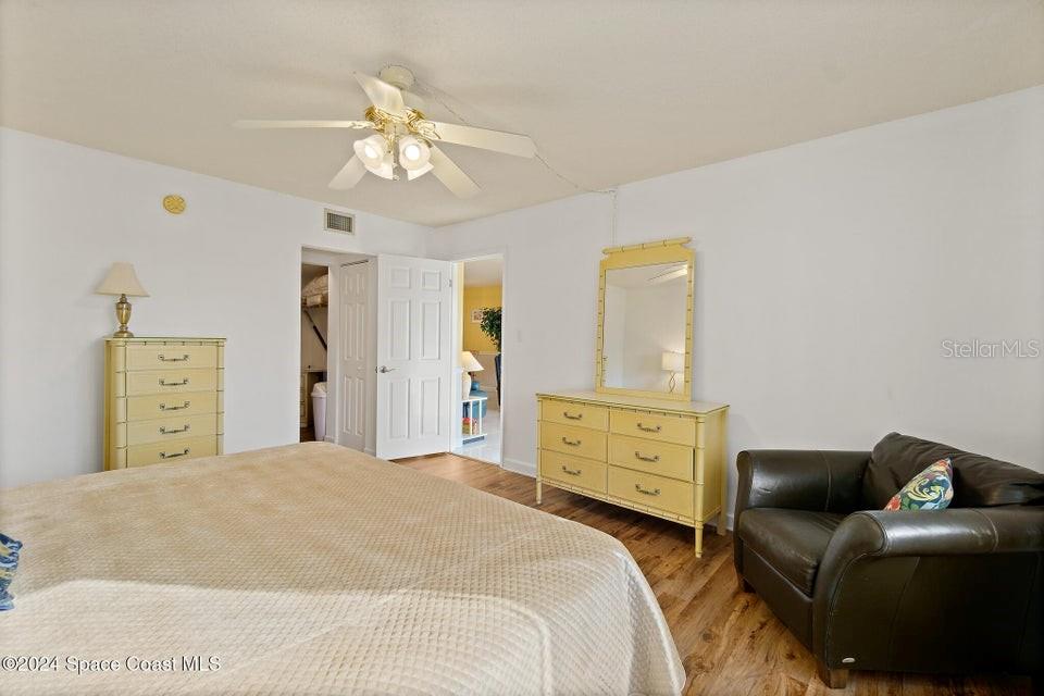 Image 16 of 38 For 7520 Ridgewood Avenue 205