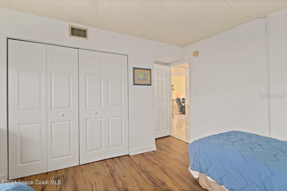 Image 20 of 39 For 7520 Ridgewood Avenue 205