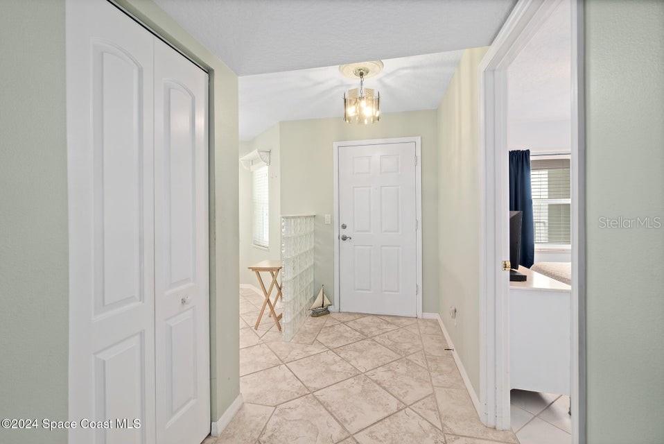 Image 11 of 39 For 8700 Ridgewood Avenue 302b