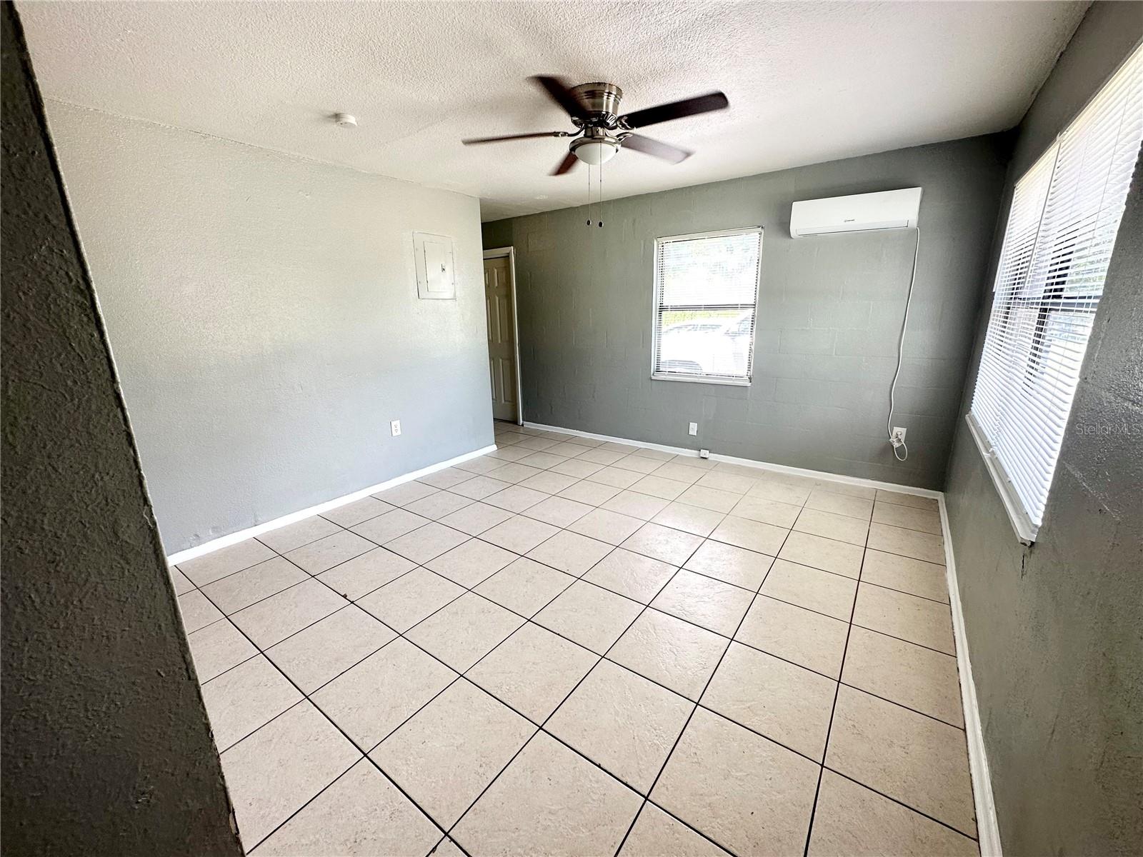 Image 4 of 13 For 1010 Olive Avenue
