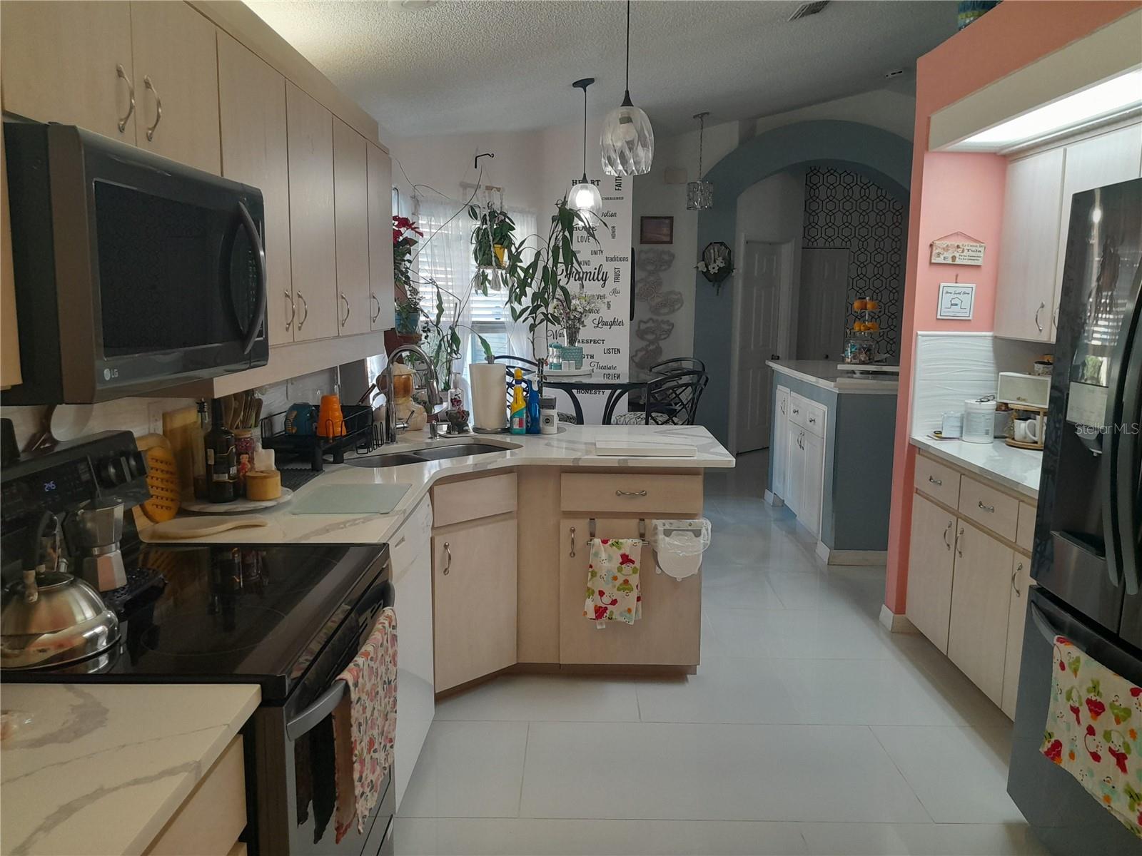Image 6 of 60 For 2122 King Richards Court