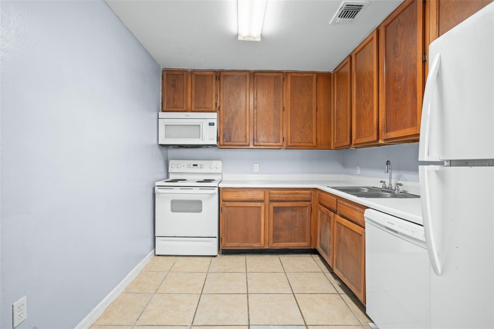 Image 11 of 26 For 4172 Versailles Drive 4172d