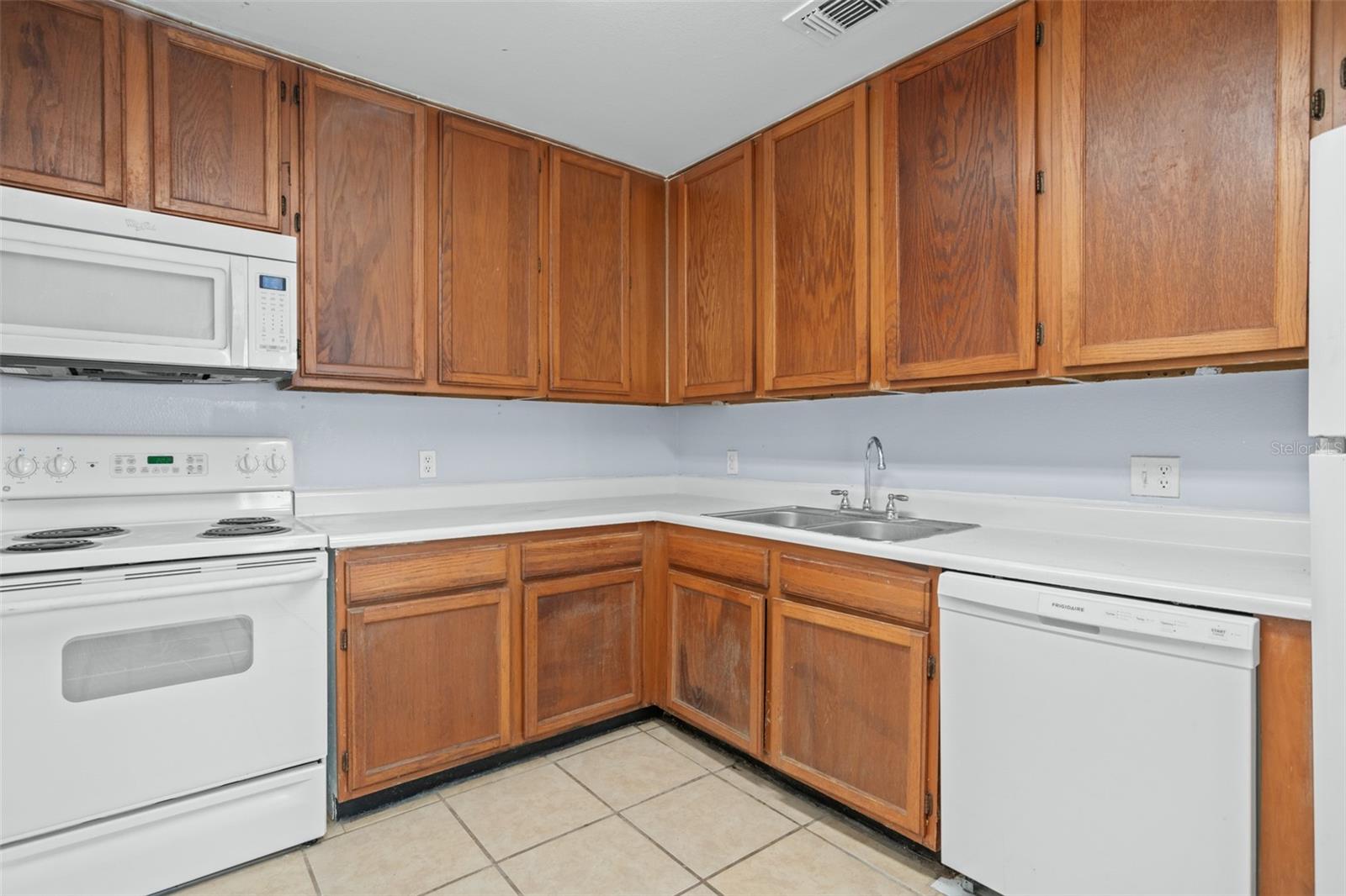 Image 12 of 26 For 4172 Versailles Drive 4172d