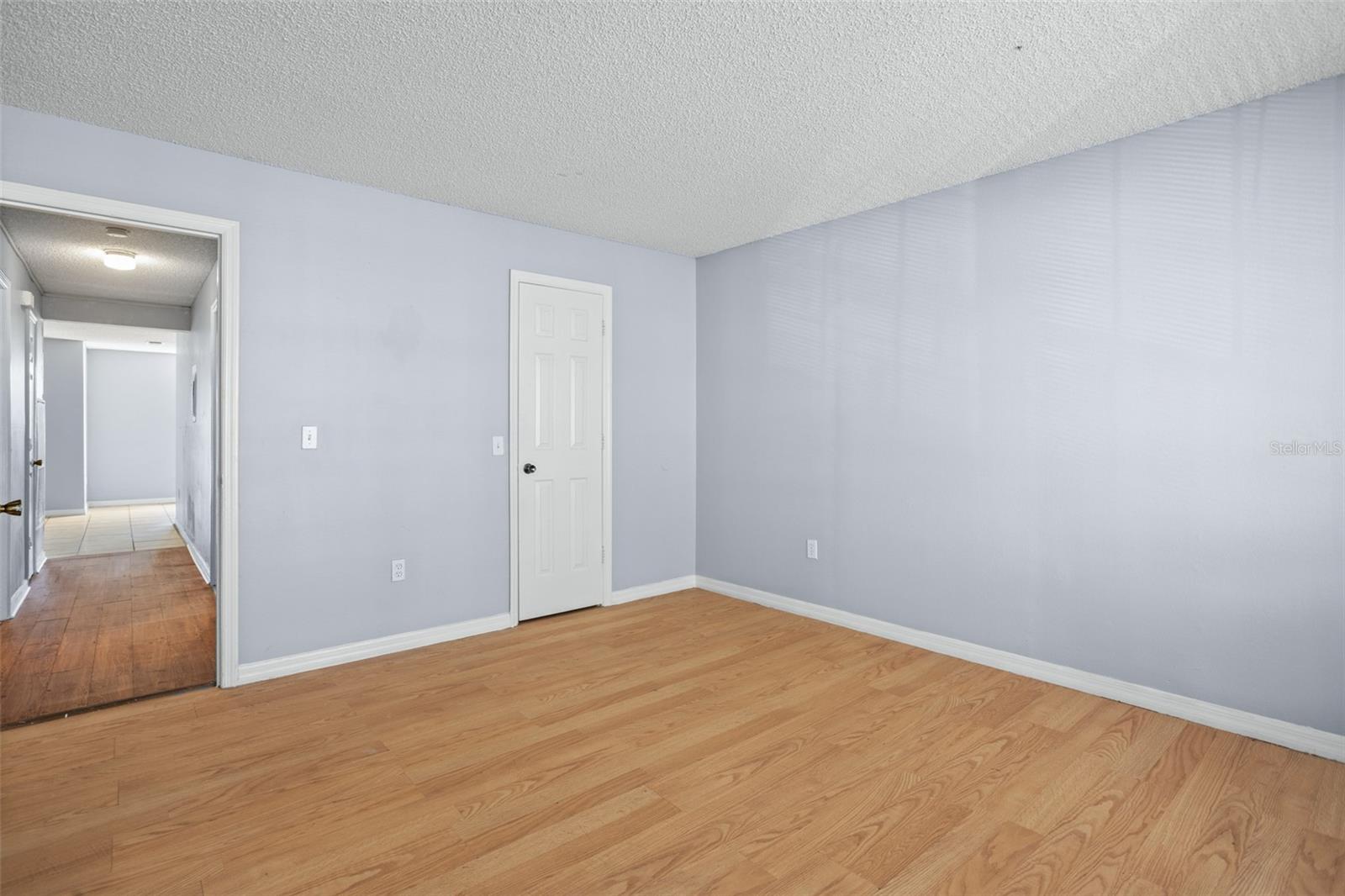 Image 15 of 26 For 4172 Versailles Drive 4172d