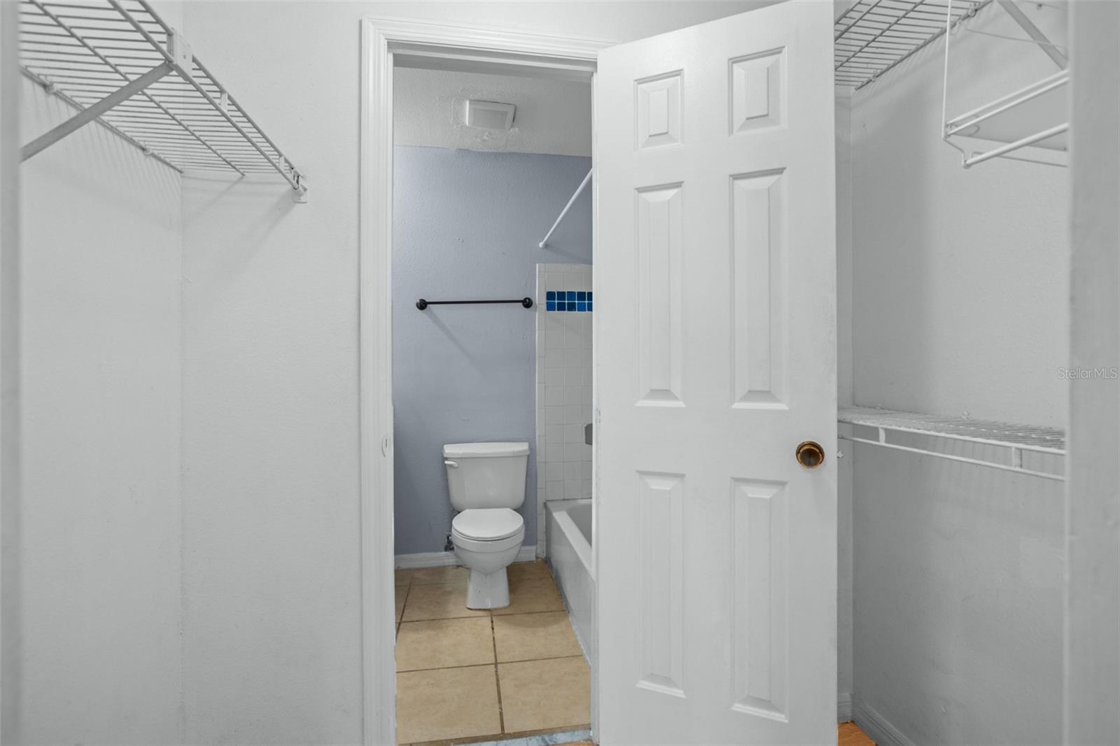 Image 16 of 26 For 4172 Versailles Drive 4172d