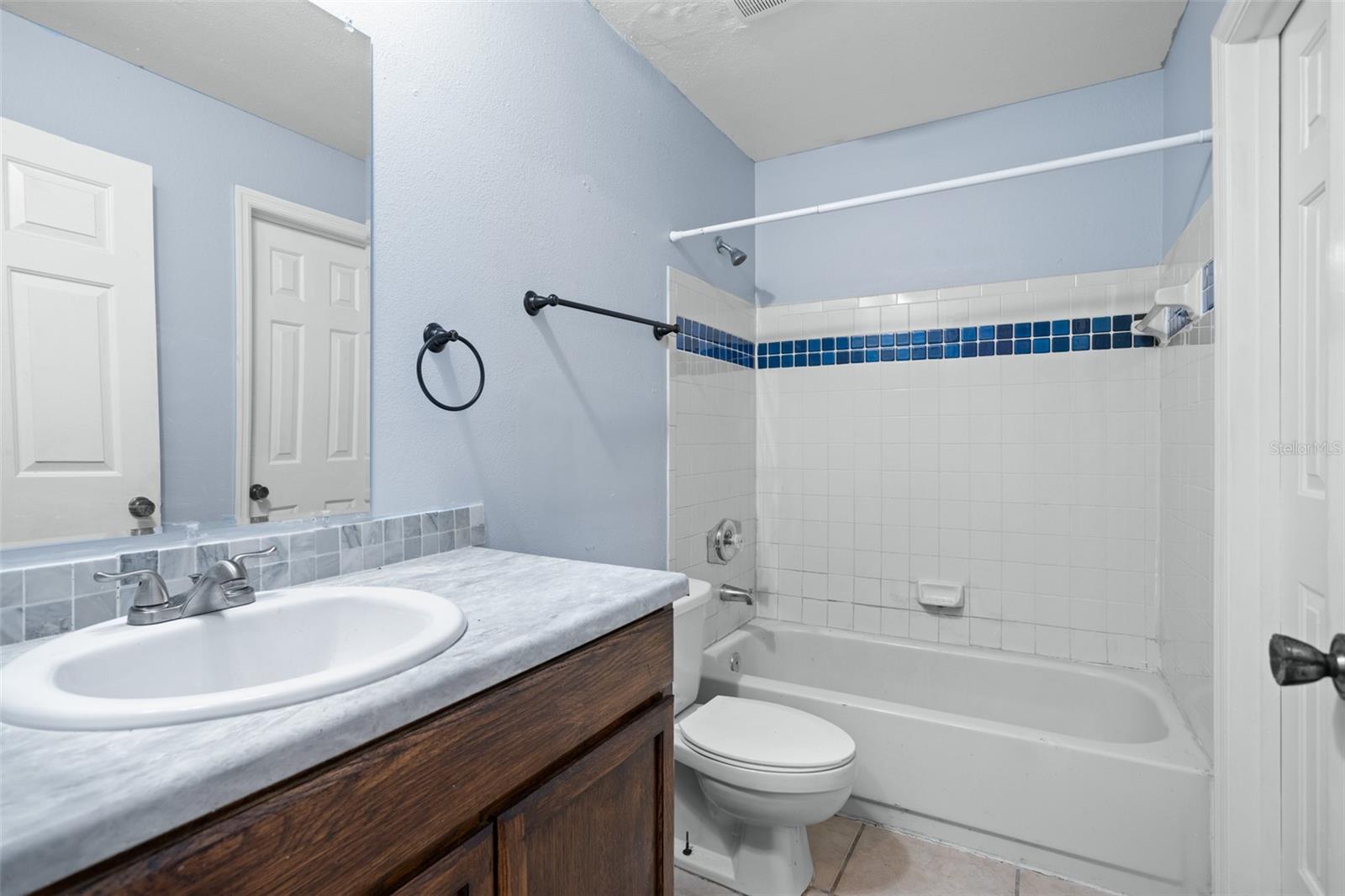 Image 17 of 26 For 4172 Versailles Drive 4172d