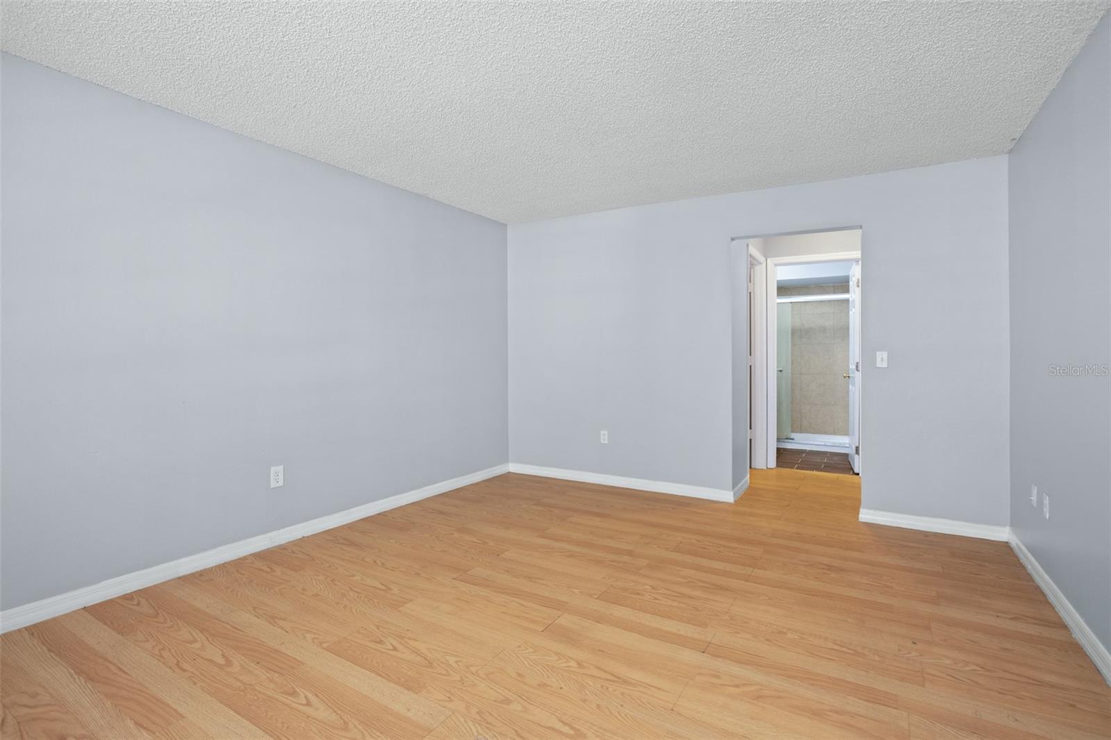 Image 19 of 26 For 4172 Versailles Drive 4172d