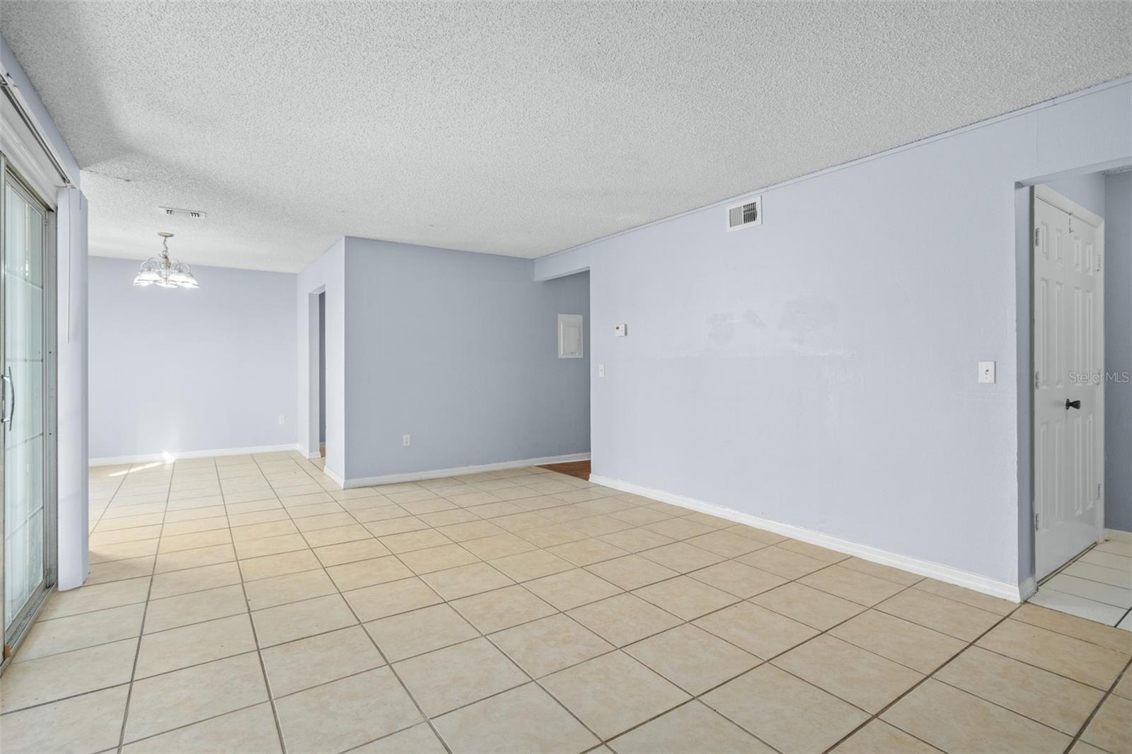 Image 5 of 26 For 4172 Versailles Drive 4172d