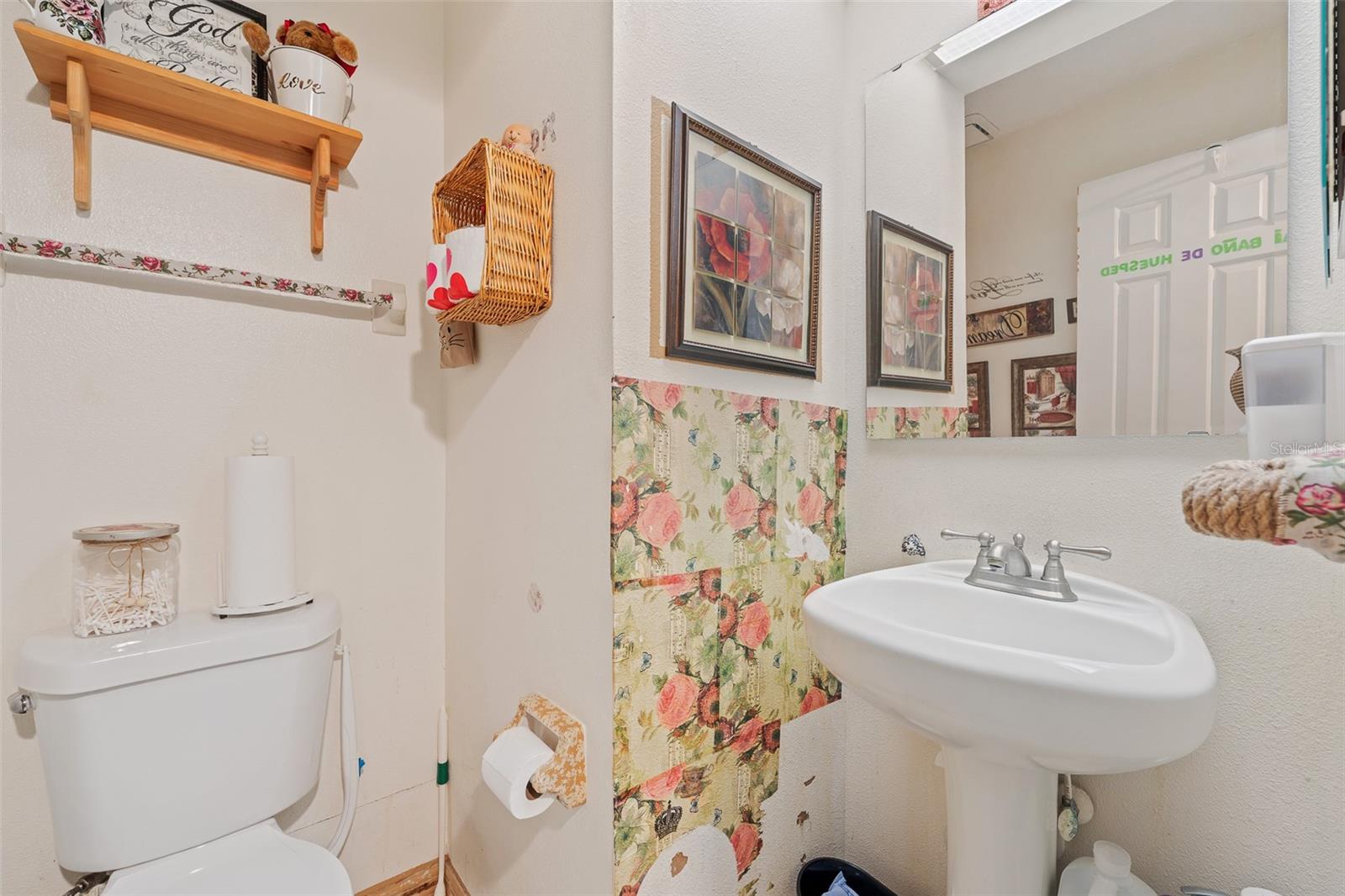 Image 12 of 20 For 7403 Glen Oaks Way 82