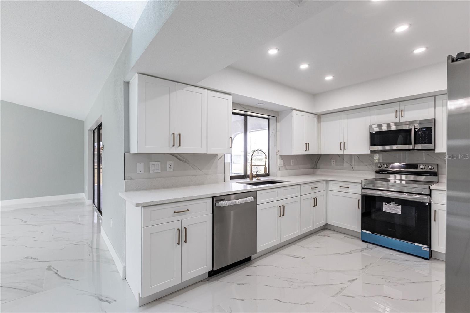 Image 11 of 40 For 1147 Yachtsman Lane