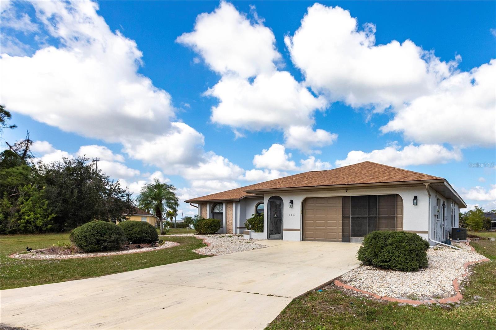 Image 2 of 40 For 1147 Yachtsman Lane