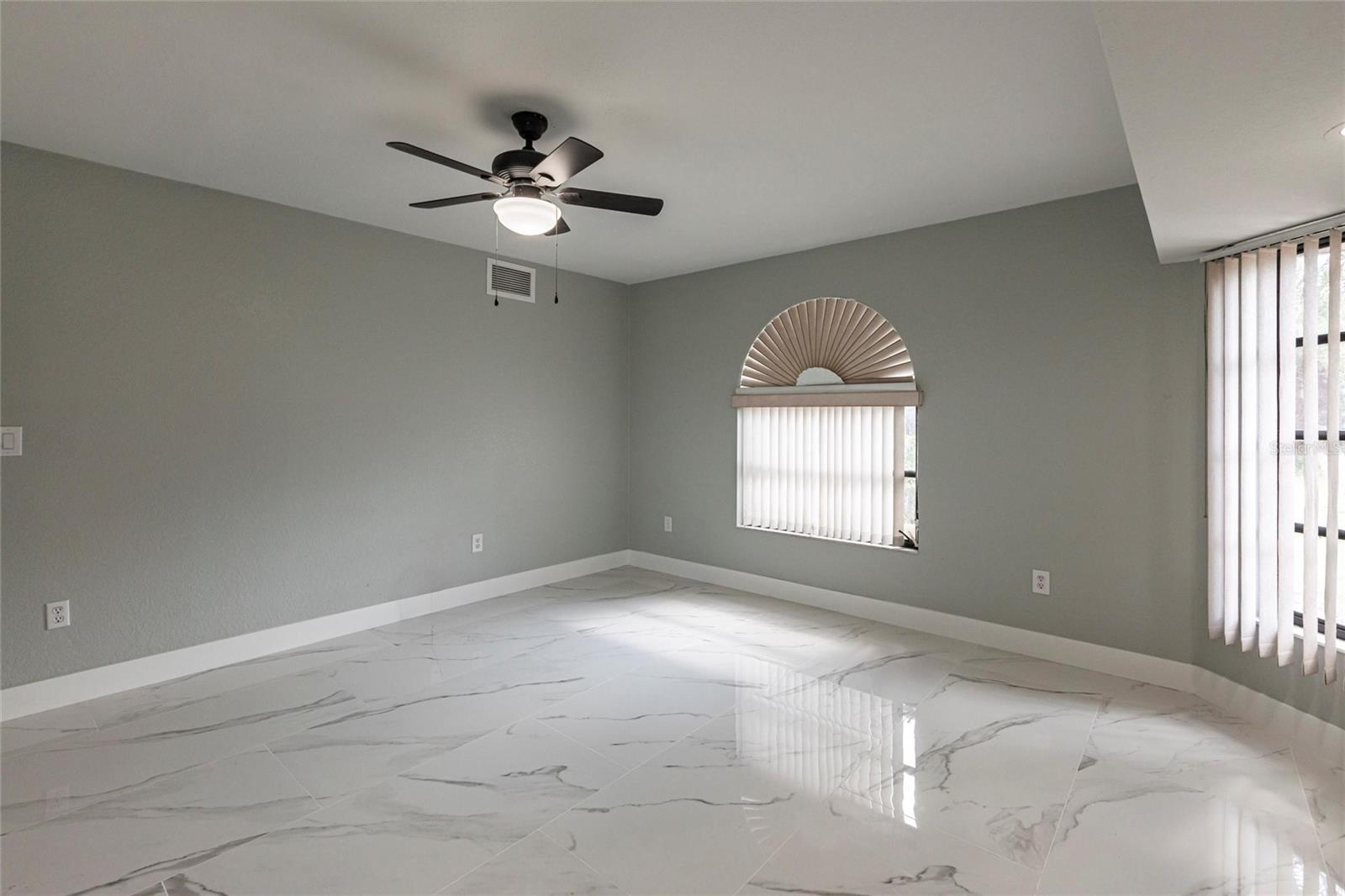 Image 22 of 40 For 1147 Yachtsman Lane
