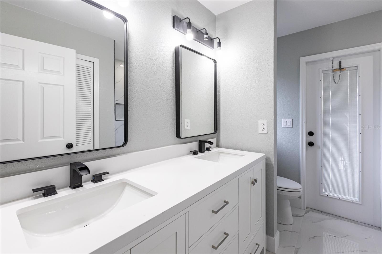Image 23 of 40 For 1147 Yachtsman Lane