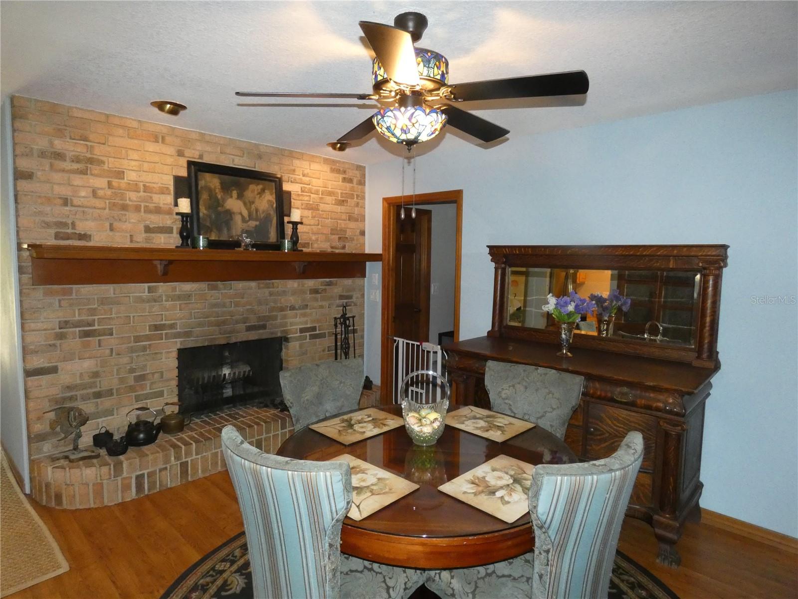 Image 10 of 22 For 749 Yorkshire Drive