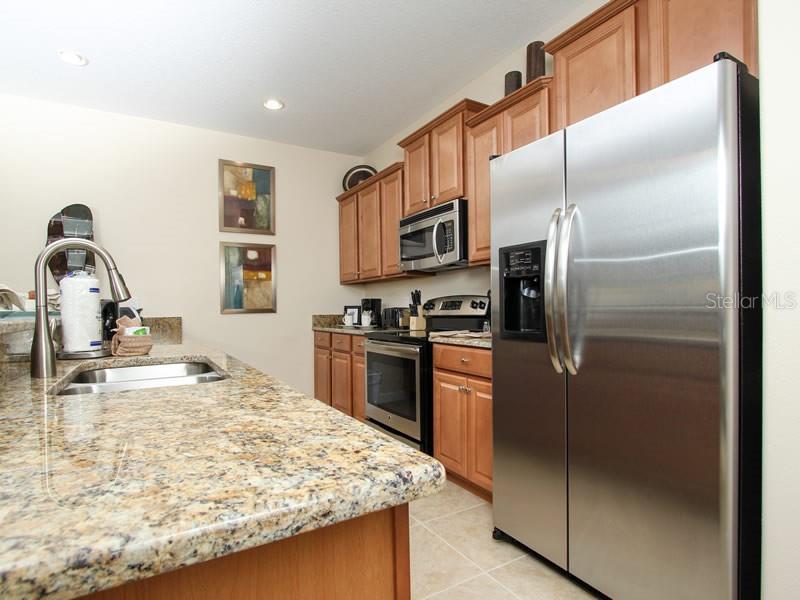 Image 5 of 14 For 8938 Majesty Palm Road