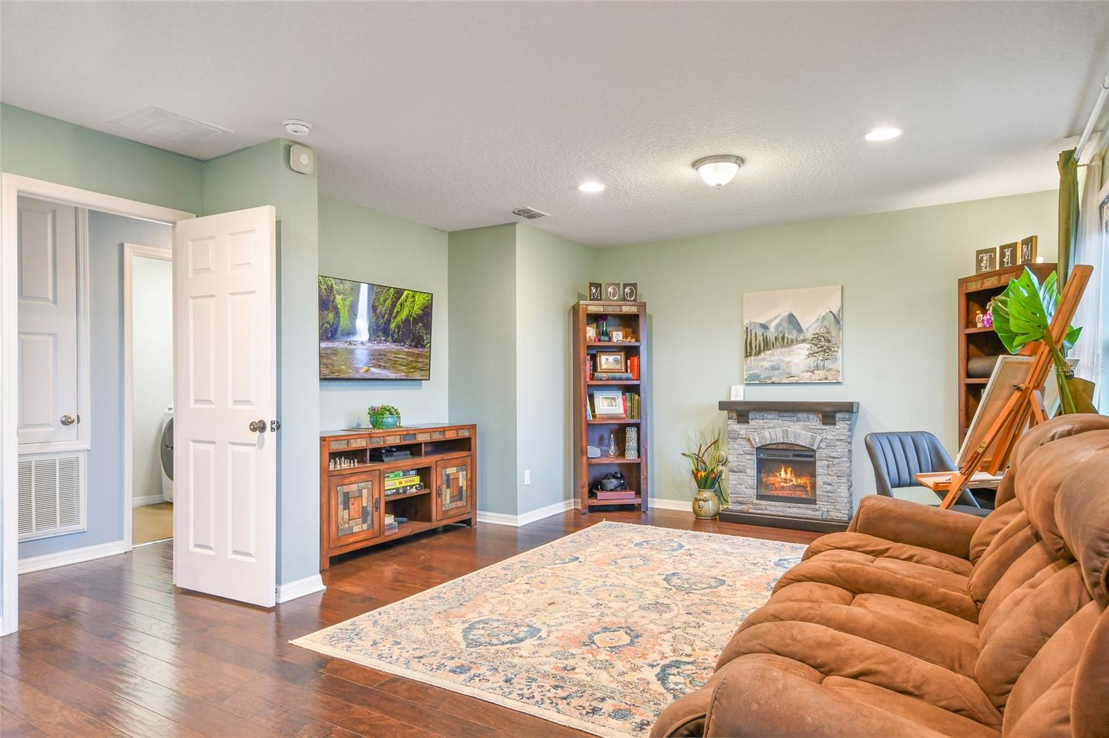 Image 35 of 71 For 1416 Cabot Drive