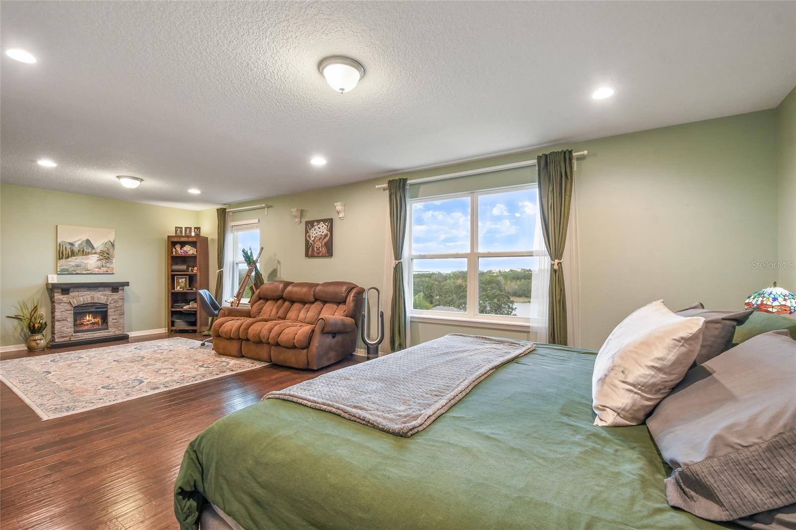 Image 39 of 71 For 1416 Cabot Drive