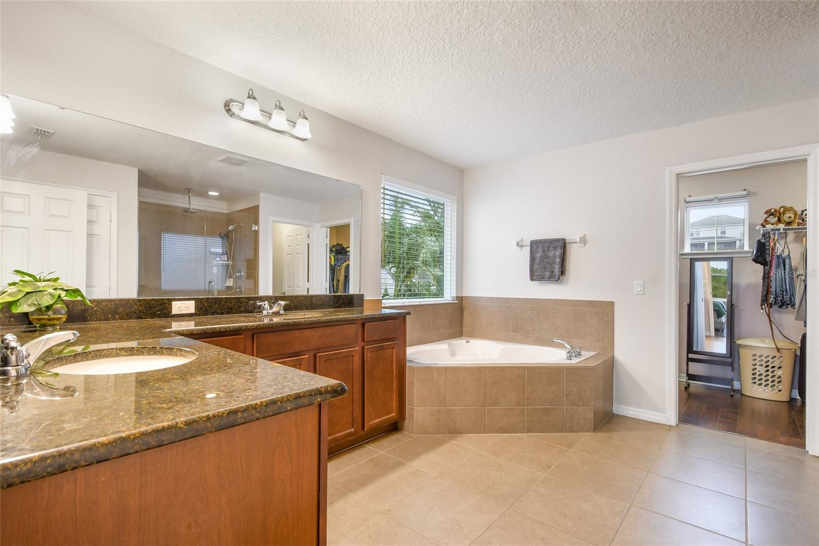 Image 41 of 71 For 1416 Cabot Drive