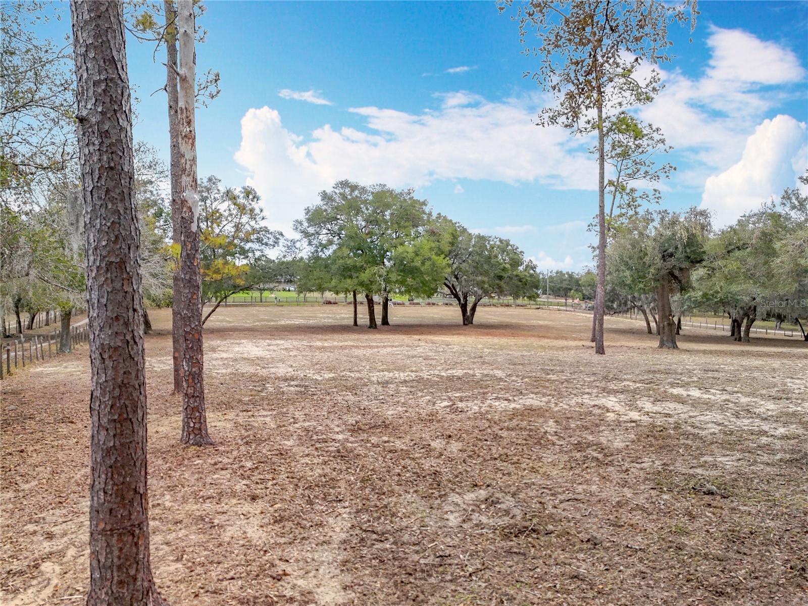 Image 87 of 99 For 17952 Lookout Hill Road