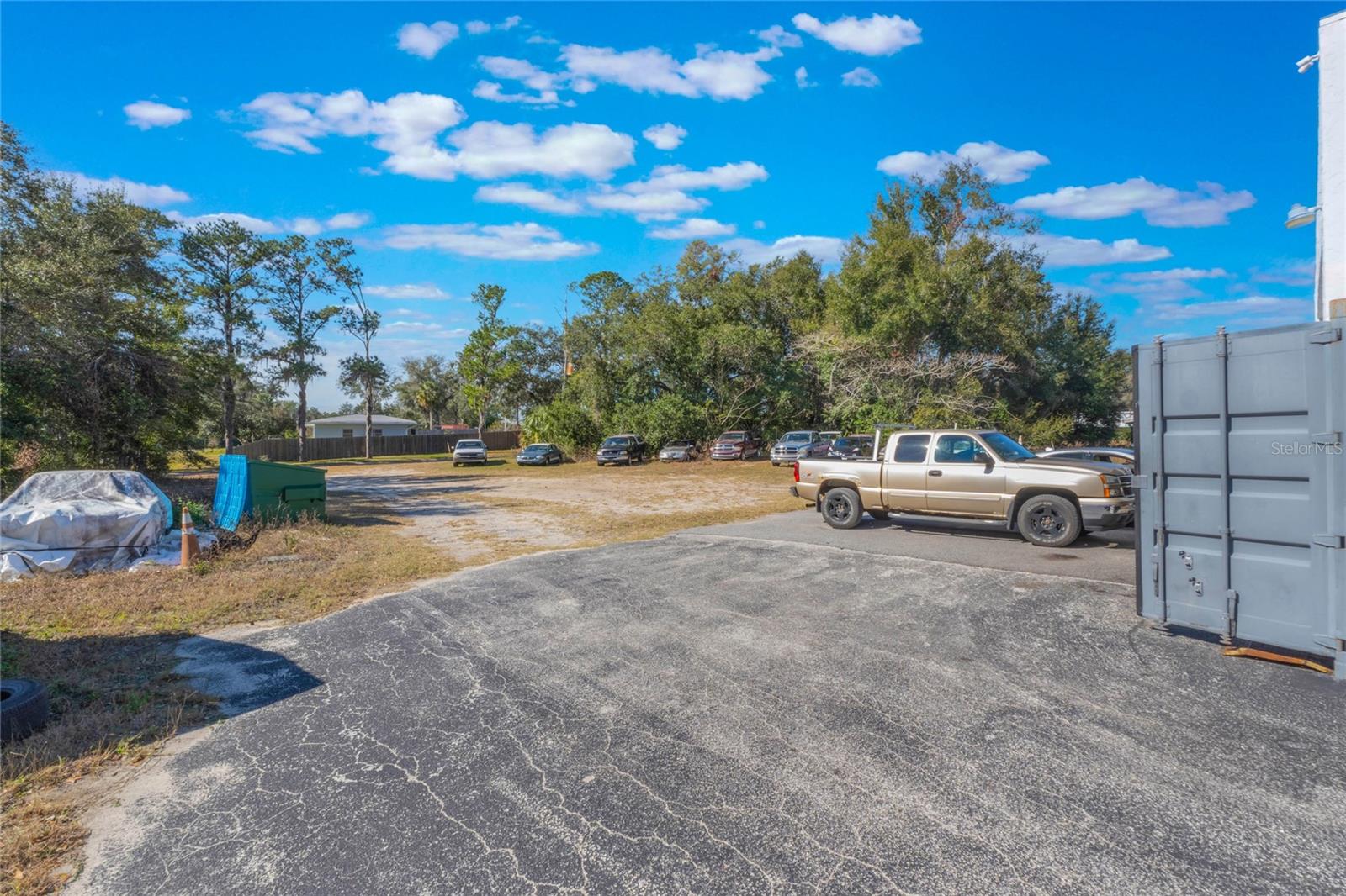 Listing photo id 24 for 3190 Florida Avenue