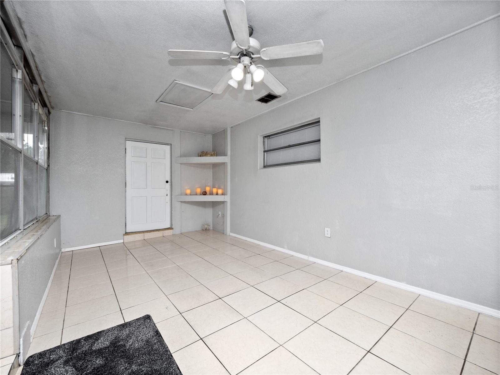 Image 5 of 22 For 2911 Dudley Drive