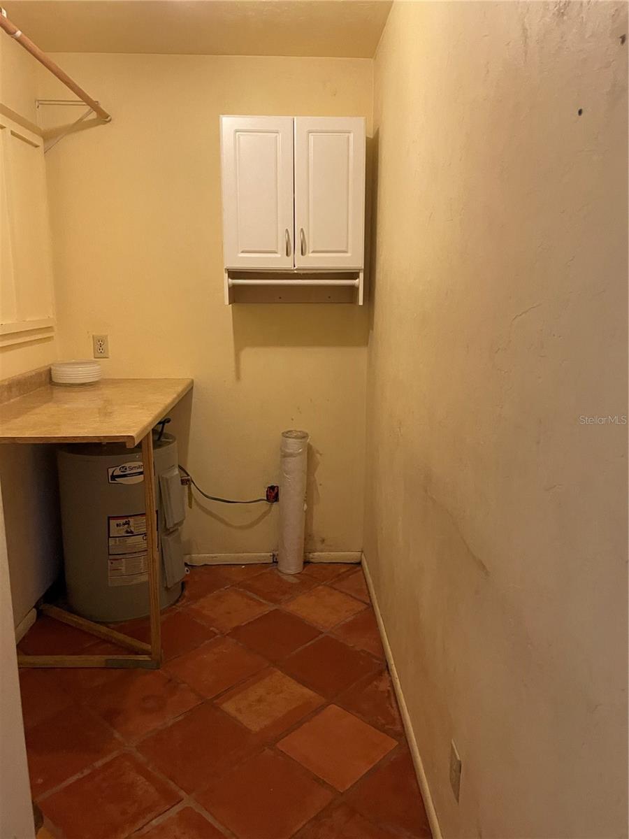 Image 23 of 37 For 11427 10th Terrace