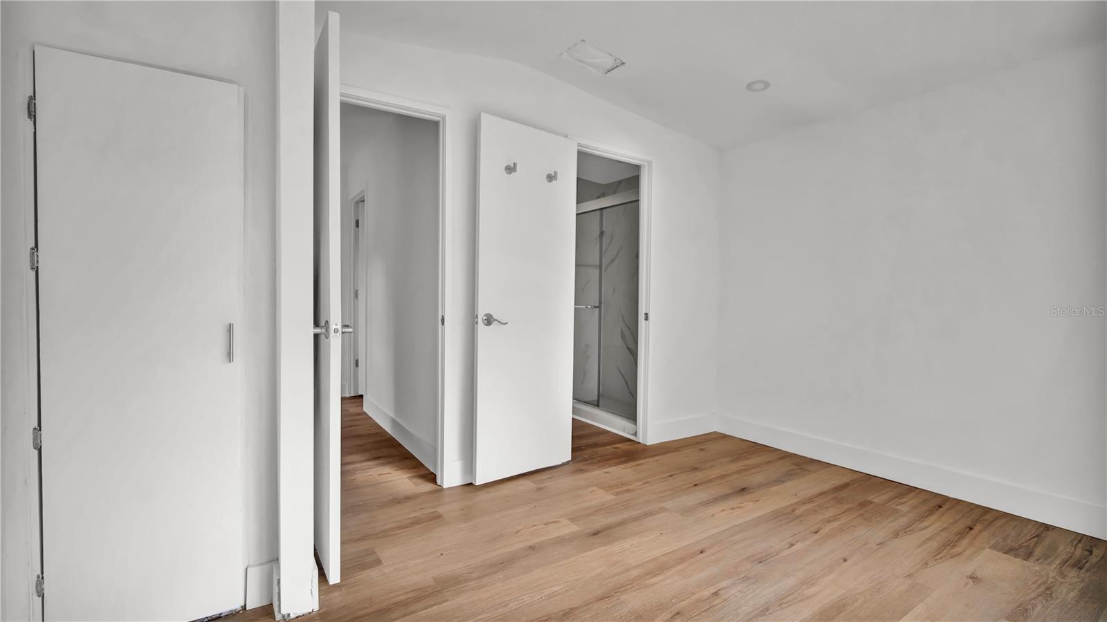 Image 18 of 27 For 354 Center Drive