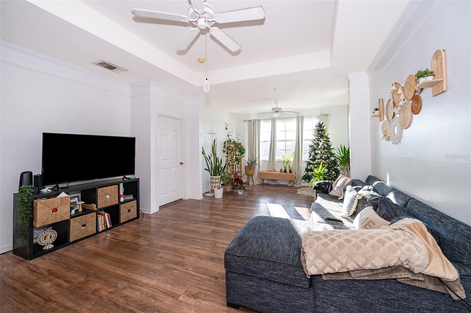 Image 5 of 16 For 6413 Astor Village Avenue 305