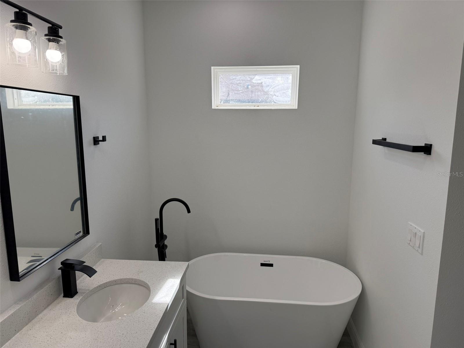 Image 13 of 26 For 3901 Sw 161st Loop