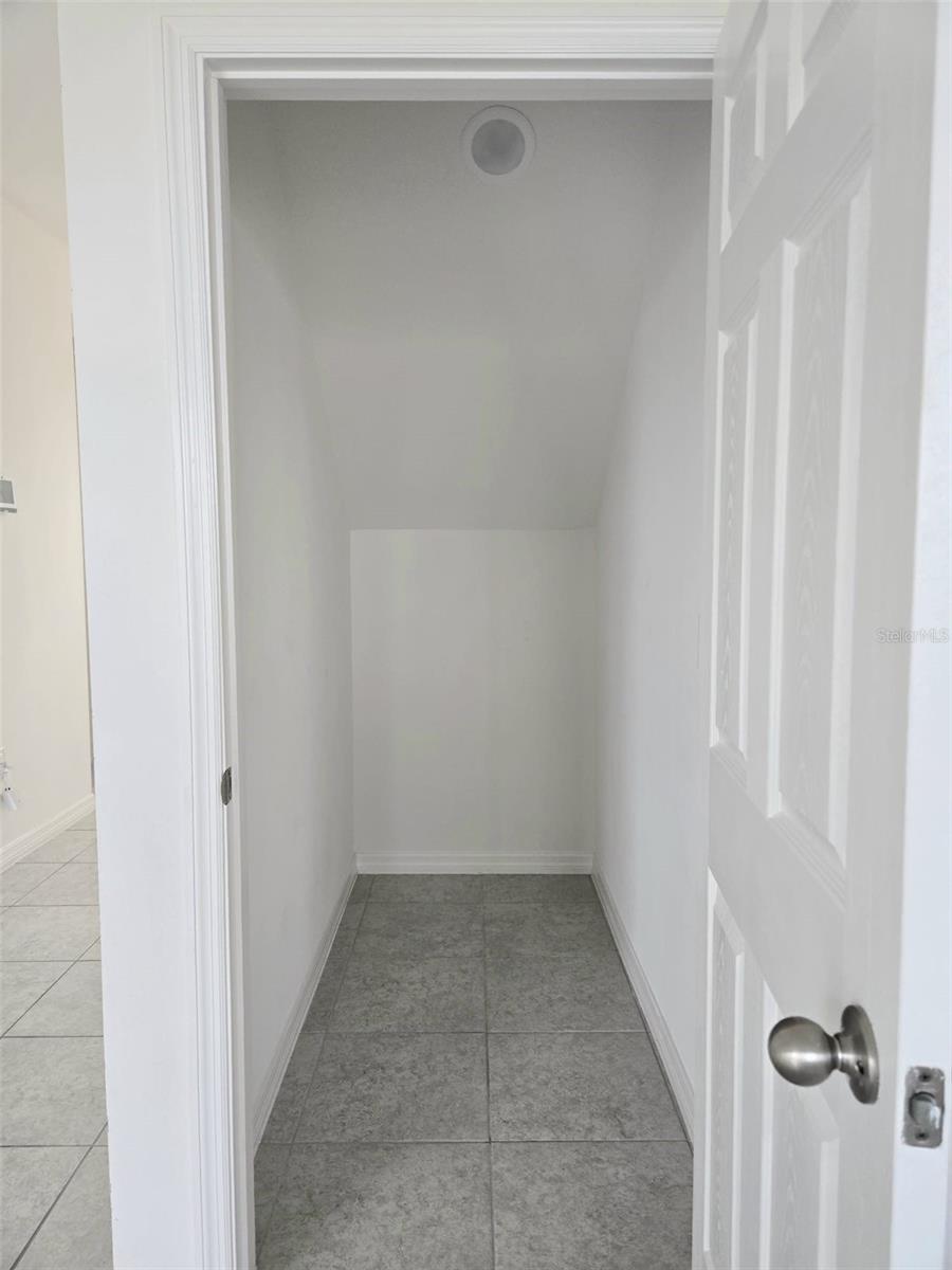 Image 11 of 27 For 1603 Gardiner Street
