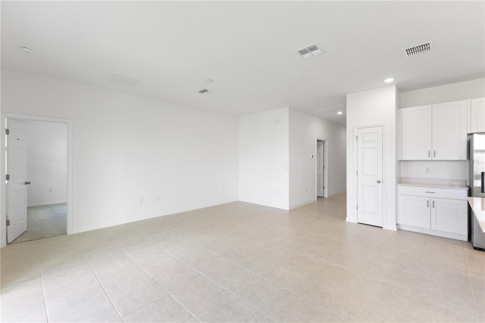 Image 8 of 11 For 507 Silver Palm Drive