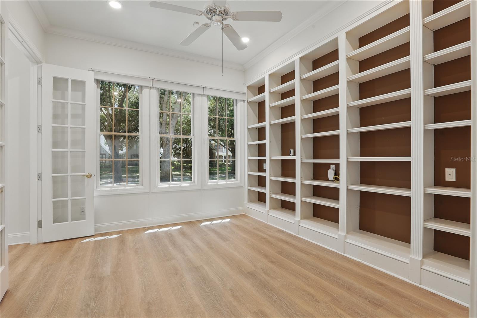 Image 17 of 47 For 6241 Blakeford Drive
