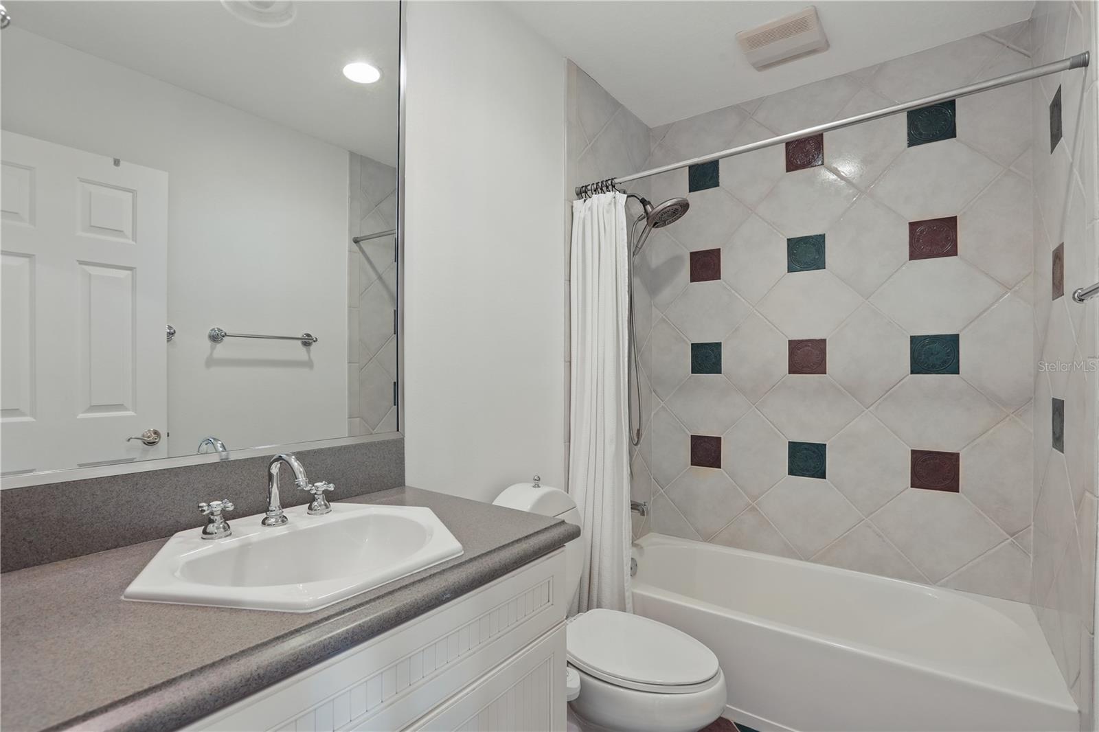 Image 32 of 47 For 6241 Blakeford Drive