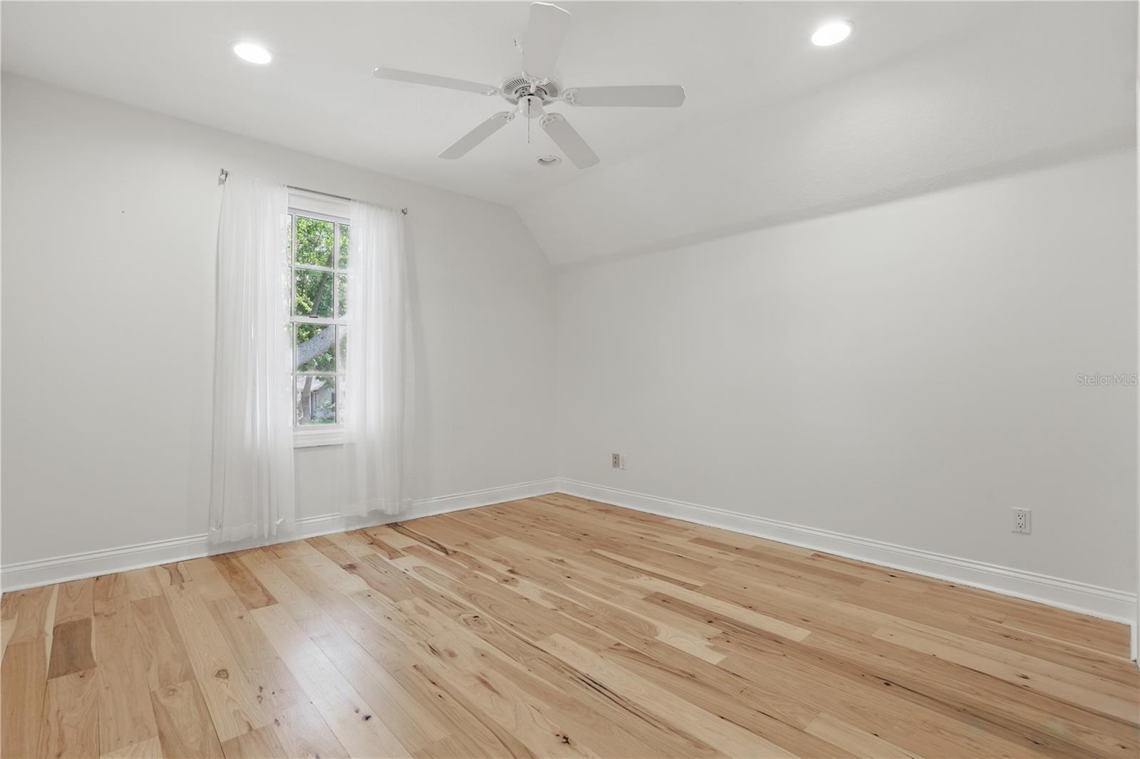 Image 33 of 47 For 6241 Blakeford Drive