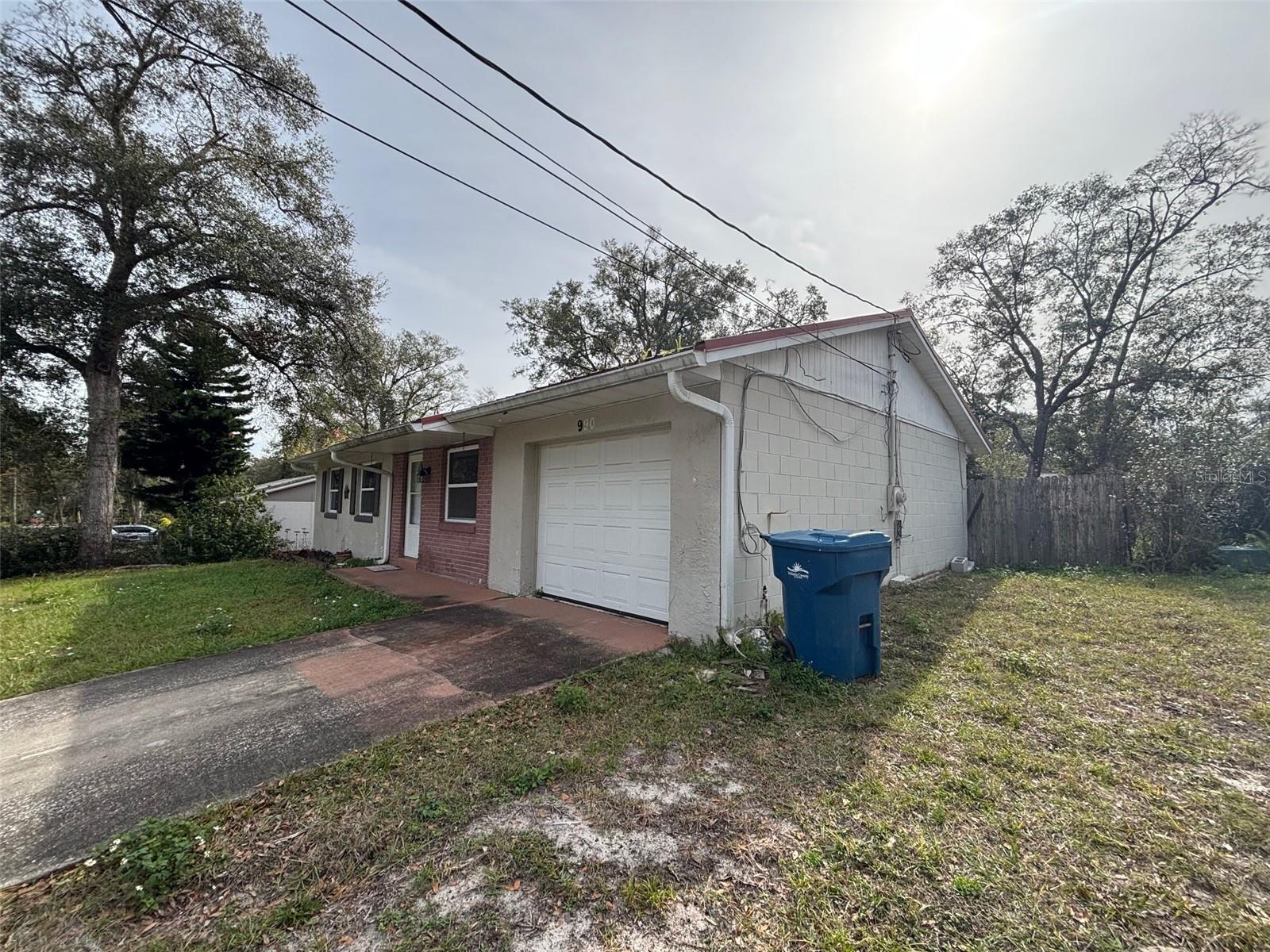 Image 2 of 14 For 990 Liskeard Avenue