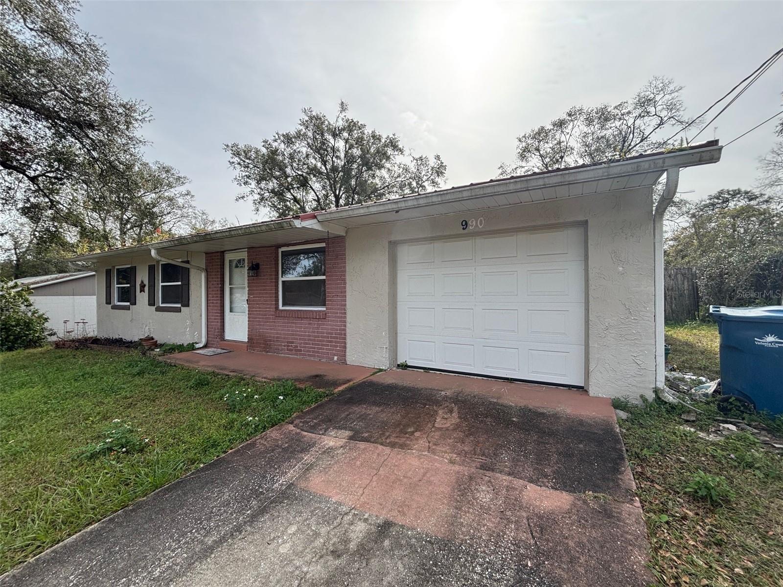 Image 3 of 14 For 990 Liskeard Avenue