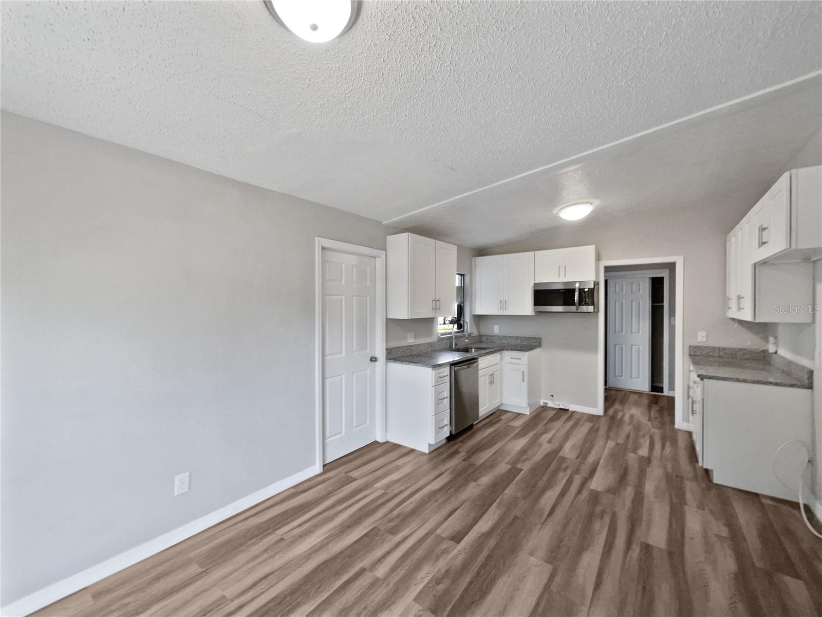 Image 28 of 29 For 6117 Oakcrest Circle