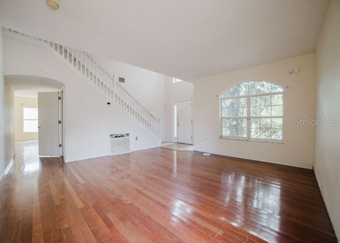 Image 12 of 22 For 1010 Embrun Court