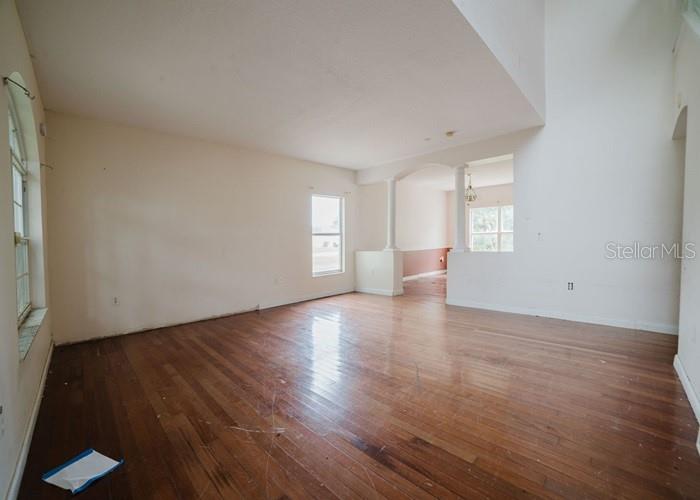 Image 7 of 22 For 1010 Embrun Court