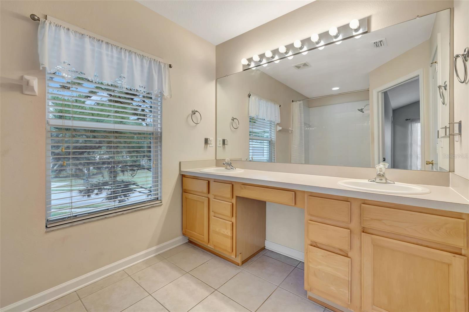 Listing photo id 27 for 1006 Vista Cay Court