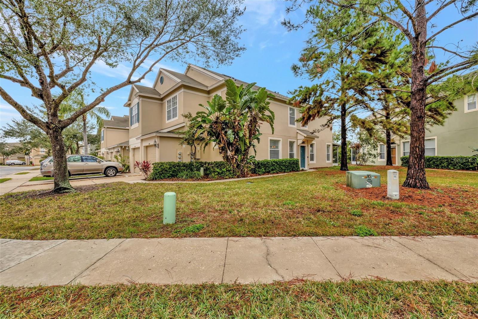 Listing photo id 2 for 1006 Vista Cay Court