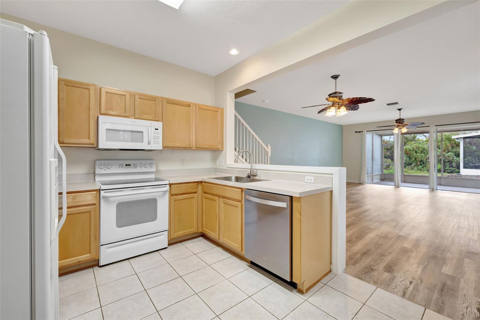 Listing photo id 5 for 1006 Vista Cay Court