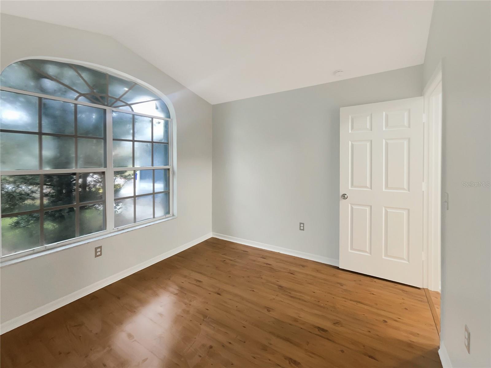Image 12 of 23 For 311 Silver Pine Drive