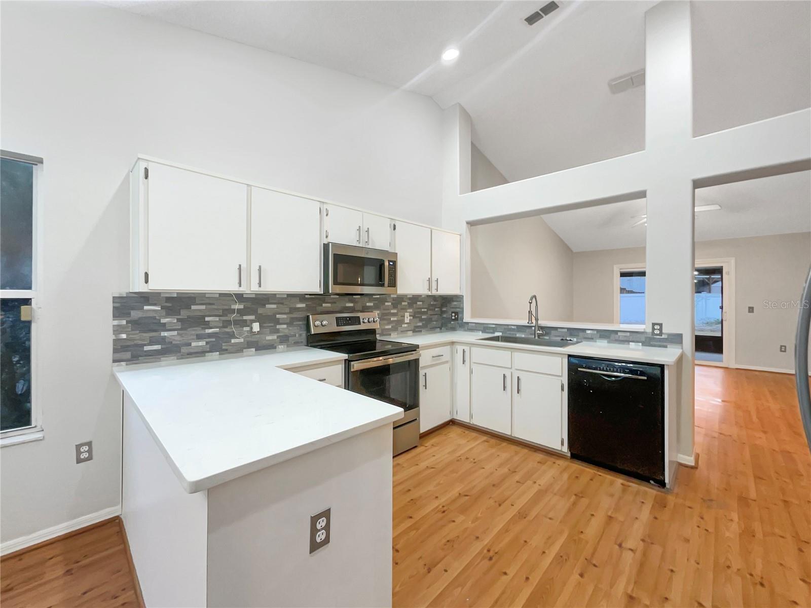 Image 6 of 23 For 311 Silver Pine Drive