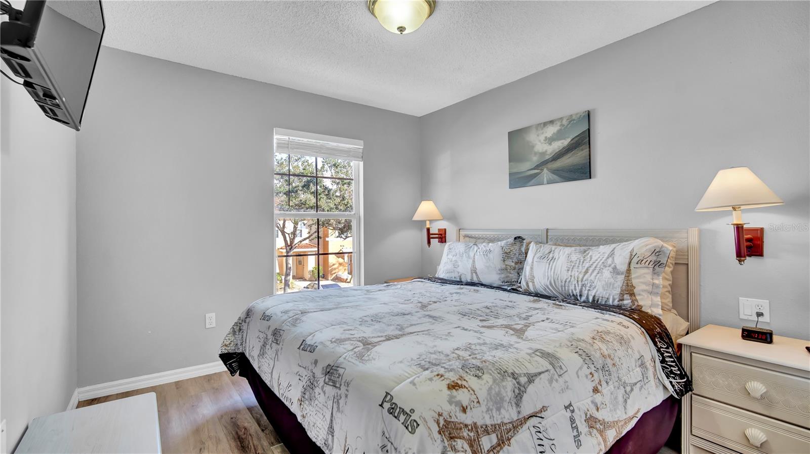 Image 19 of 42 For 1087 Park Ridge Circle